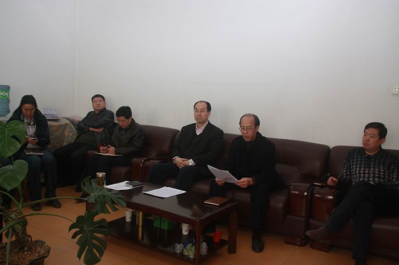 盟省委机关干部学习中共十八届二中全会和全国两会精神(图3)