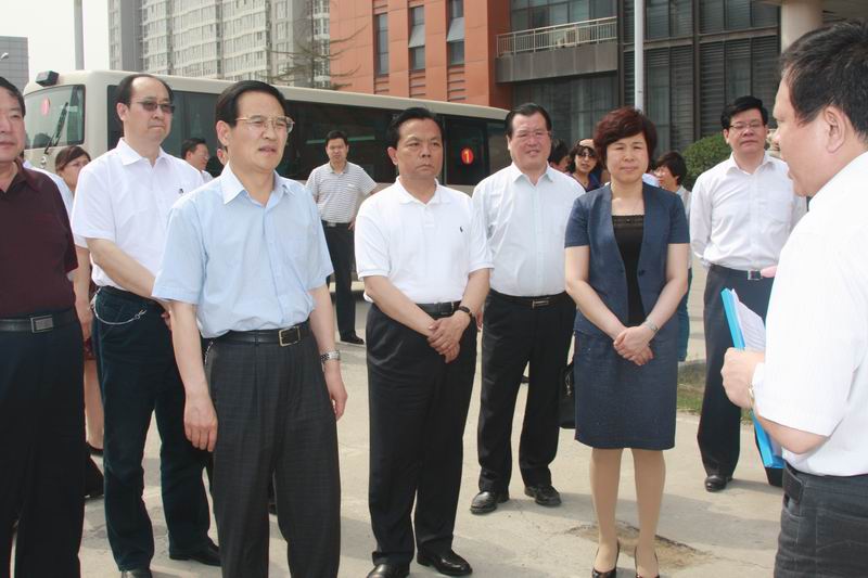 边发吉主委参加2013年1号提案民主协商会(图1) 边发吉主委参加2013年1号提案民主协商会(图1)