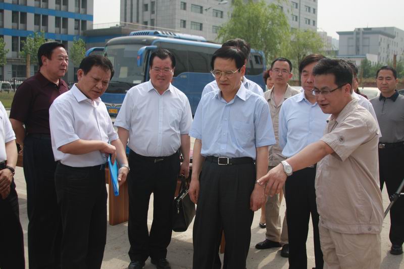 边发吉主委参加2013年1号提案民主协商会(图2) 边发吉主委参加2013年1号提案民主协商会(图2)