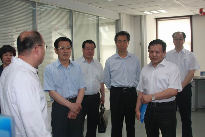 边发吉主委参加2013年1号提案民主协商会(图3) 边发吉主委参加2013年1号提案民主协商会(图3)