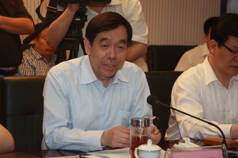 边发吉主委参加2013年1号提案民主协商会(图5) 边发吉主委参加2013年1号提案民主协商会(图5)