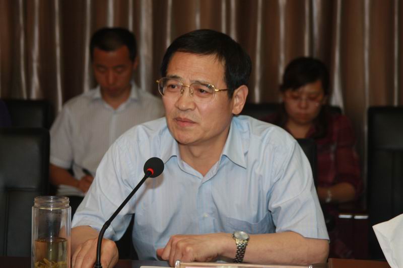 边发吉主委参加2013年1号提案民主协商会(图10) 边发吉主委参加2013年1号提案民主协商会(图10)
