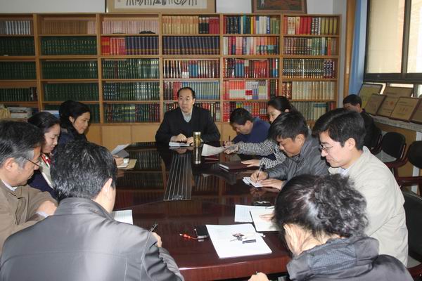 盟省委机关传达学习全国两会精神(图1) 盟省委机关传达学习全国两会精神(图1)