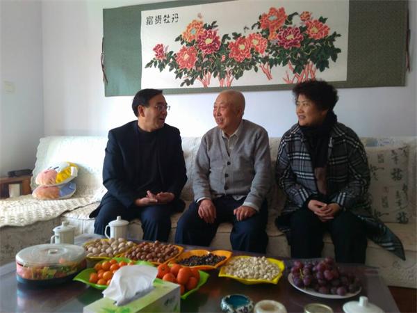 杨玉成副主委赴张家口看望老领导王义(图1)