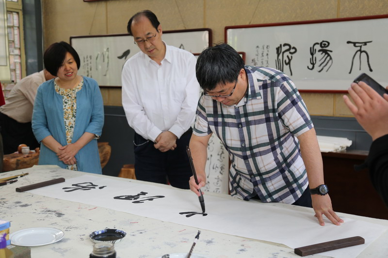 民盟河北美术院赴太行山区开展采风写生活动(图2)