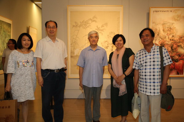 鲁平、张纬东副主委率我省盟员书画家赴京参加民盟中央“继往开来——中国民主同盟盟员美术作品展”开幕式(图3) 鲁平、张纬东副主委率我省盟员书画家赴京参加民盟中央“继往开来——中国民主同盟盟员美术作品展”开幕式(图3)