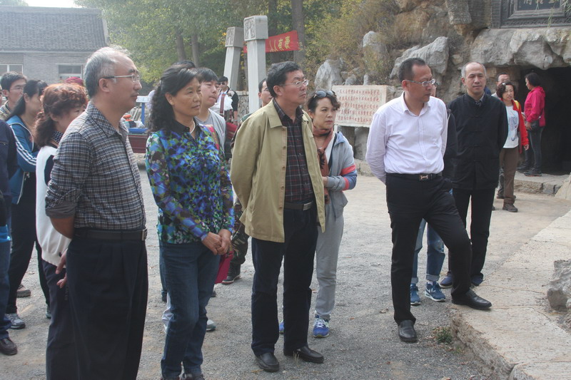 张福成副主委参加民盟中央《冀辽长城保护和开发》课题调研(图3) 张福成副主委参加民盟中央《冀辽长城保护和开发》课题调研(图3)