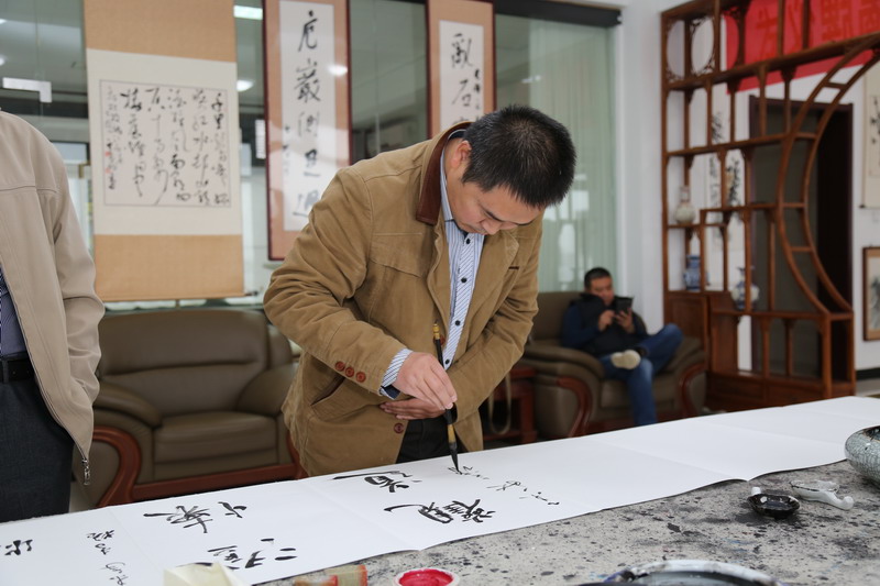 民盟衡水市美术院写生基地暨“盟员之家”举行揭牌仪式(图10) 民盟衡水市美术院写生基地暨“盟员之家”举行揭牌仪式(图10)