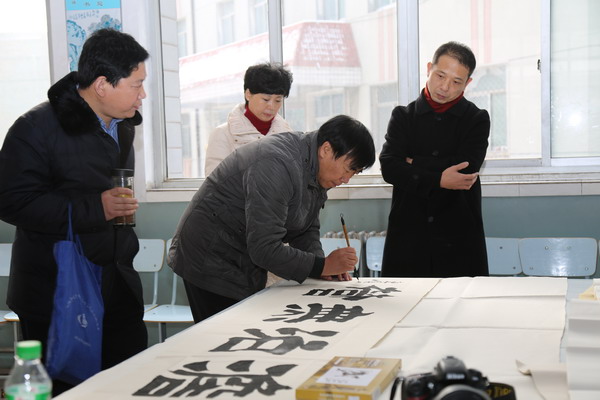 鲁平副主委参加民盟辛集支部“盟员之家”挂牌仪式(图9) 鲁平副主委参加民盟辛集支部“盟员之家”挂牌仪式(图9)