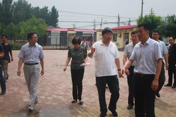 张纬东副主委参加《农村教学点发展问题及建议》课题调研(图1) 张纬东副主委参加《农村教学点发展问题及建议》课题调研(图1)