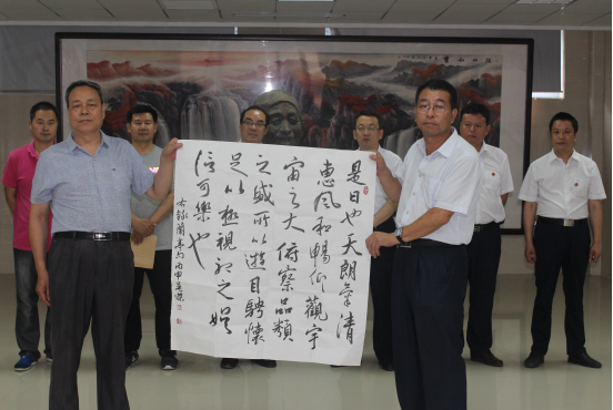 民盟衡水市美术院赴耿长锁纪念馆 举行书画捐赠活动(图8)