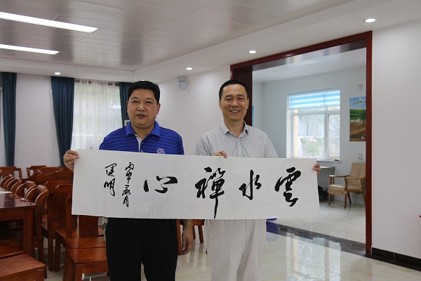 民盟河北美术院向省民主党派机关赠送书画作品(图3)