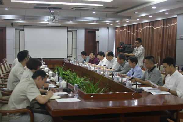 鲁平、张福成副主委到唐山钢铁集团调研(图5) 鲁平、张福成副主委到唐山钢铁集团调研(图5)