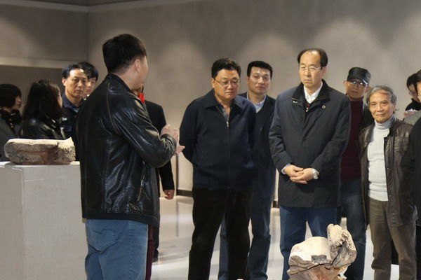 张平、龙庄伟副主席出席民盟中央美术院河北美术学院创作基地揭牌仪式(图8)