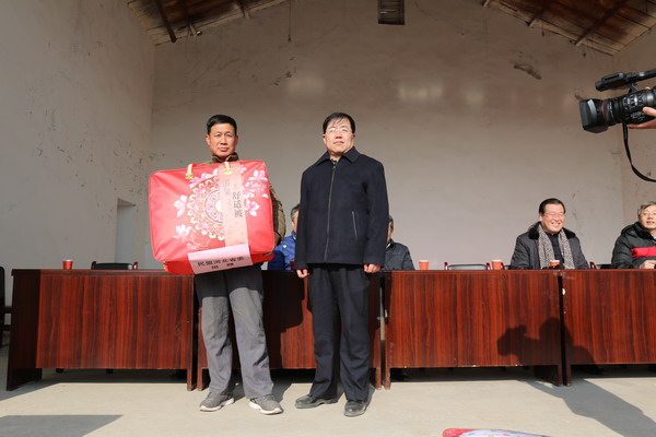 边发吉主委到曲阳县扶贫联系点慰问困难群众(图3)