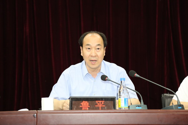 民盟省委召开2017年参政议政会议暨反映社情民意信息培训班(图3)