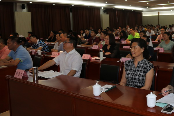 边发吉主委到省社院作文化专题讲座(图3) 边发吉主委到省社院作文化专题讲座(图3)