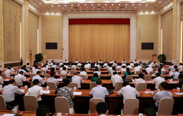 河北省召开“不忘合作初心 继续携手前进”专题教育座谈会 边发吉主委带队民盟省委领导班子参加会议并发言(图1)