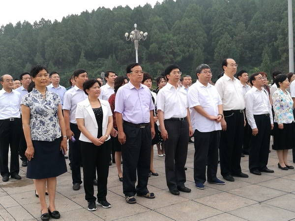 河北省召开“不忘合作初心 继续携手前进”专题教育座谈会 边发吉主委带队民盟省委领导班子参加会议并发言(图5)