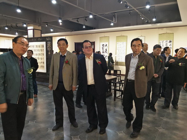 边发吉主委出席民盟衡水市委“同心逐梦”喜迎中共十九大盟员书画作品展(图2)