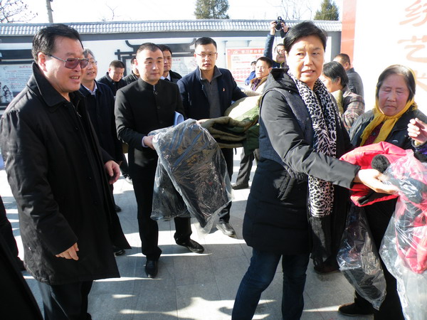 边发吉主委到曲阳县扶贫联系点调研(图3) 边发吉主委到曲阳县扶贫联系点调研(图3)