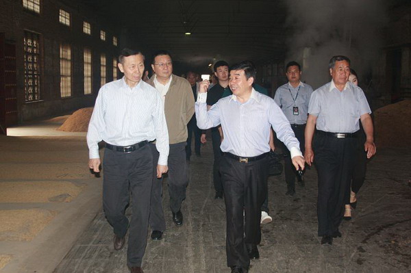 全国政协副主席、民盟中央常务副主席陈晓光到我省调研(图2) 全国政协副主席、民盟中央常务副主席陈晓光到我省调研(图2)