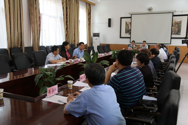 张朝军副主委到河北经贸大学开展民盟基层组织建设调研(图1)
