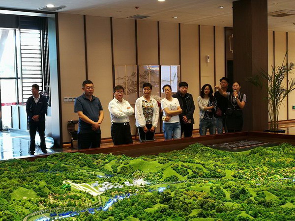 张朝军副主委赴承德滦平县开展旅游景区协调发展专题调研(图1) 张朝军副主委赴承德滦平县开展旅游景区协调发展专题调研(图1)