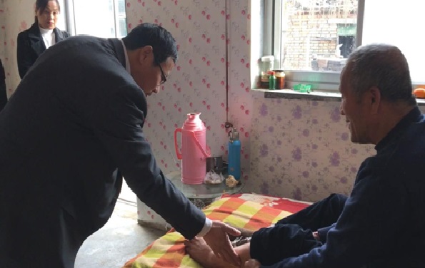民盟泊头市委下乡进行健康扶贫(图2)