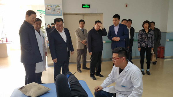 边发吉主委赴唐山就医养结合进行调研(图1) 边发吉主委赴唐山就医养结合进行调研(图1)