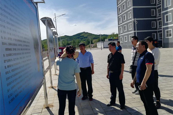 边发吉主委一行赴承德围场开展脱贫攻坚民主监督调研(图2) 边发吉主委一行赴承德围场开展脱贫攻坚民主监督调研(图2)
