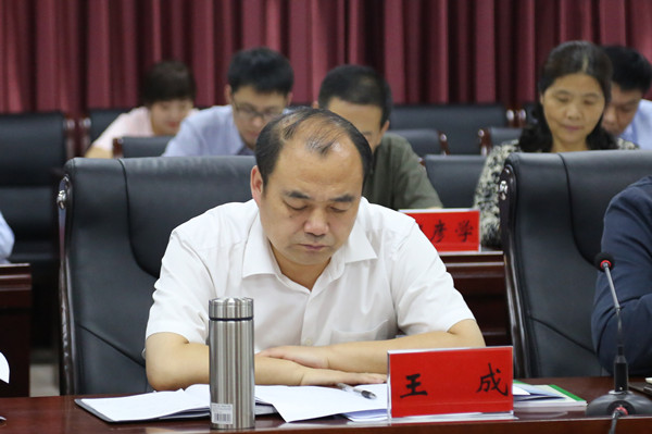 边发吉主委一行赴承德围场开展脱贫攻坚民主监督调研(图7) 边发吉主委一行赴承德围场开展脱贫攻坚民主监督调研(图7)