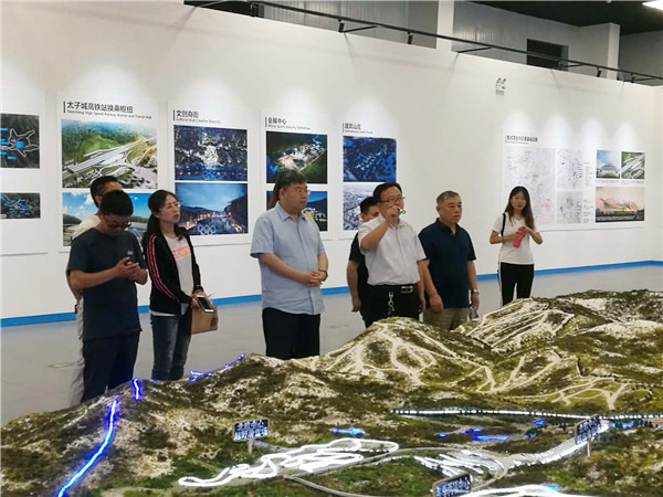 张纬东副主委赴张家口就《加强京津冀非物质文化遗产协同保护》开展调研(图1) 张纬东副主委赴张家口就《加强京津冀非物质文化遗产协同保护》开展调研(图1)