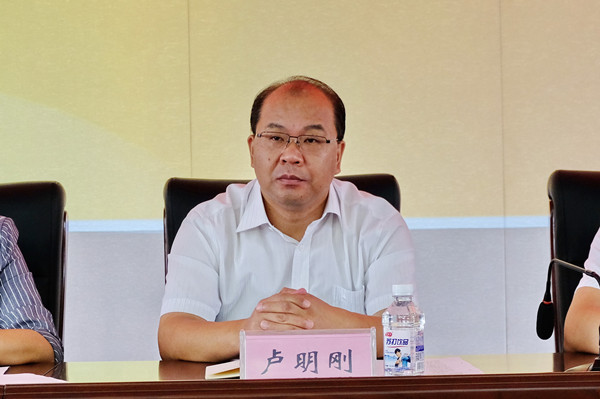 民盟“烛光行动——新东方教师社会责任行”启动仪式在深泽举行(图4) 民盟“烛光行动——新东方教师社会责任行”启动仪式在深泽举行(图4)