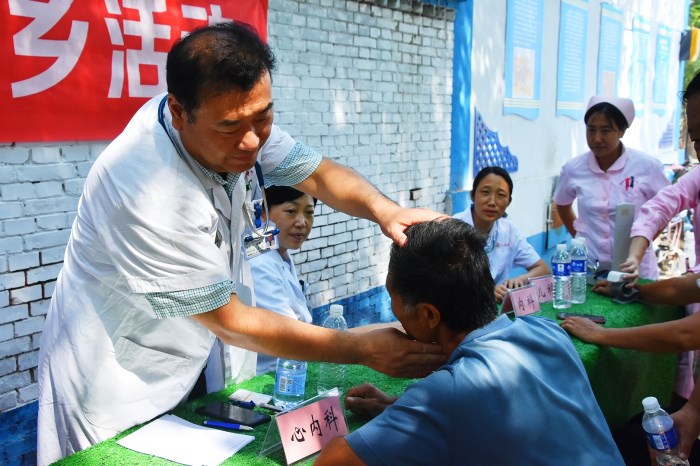 民盟邯郸市委组织医疗专家到馆陶县开展医疗下乡活动(图3)