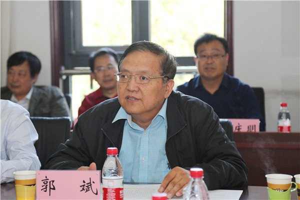 边发吉主委出席省会文化界盟员主题教育座谈会(图4) 边发吉主委出席省会文化界盟员主题教育座谈会(图4)