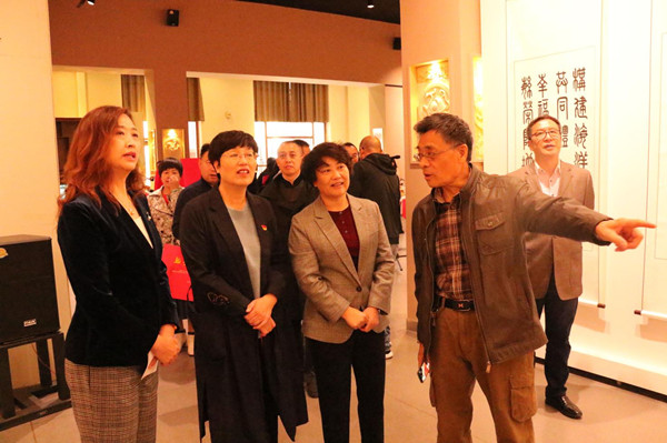 丹青歌盛世 翰墨颂中华----民盟张家口市委庆祝新中国成立70周年书画摄影作品展开幕(图2)