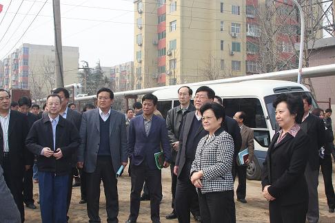 民盟河北省委副主委鲁平参加省政协组织的2012年1号提案落实情况调研(图1) 民盟河北省委副主委鲁平参加省政协组织的2012年1号提案落实情况调研(图1)