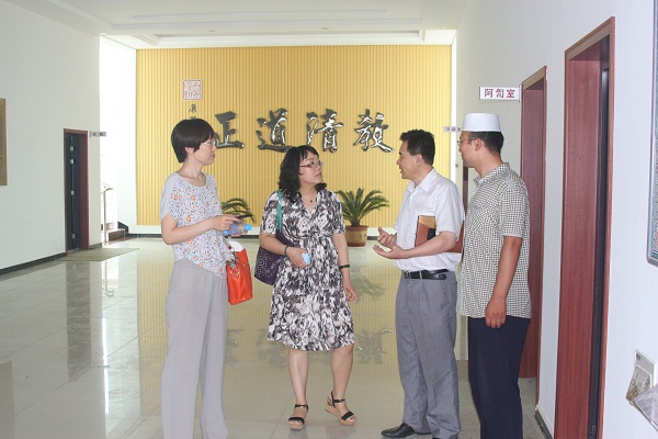 民盟河北省委副主委田咏就提高我省民族地区社会管理到沧州、承德两市调研(图4)