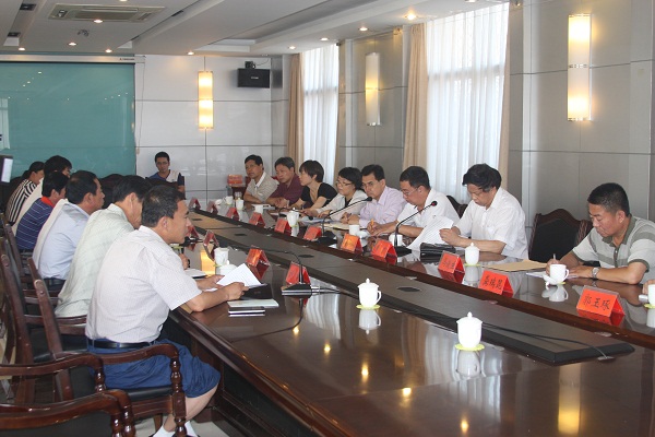 民盟河北省委副主委田咏就提高我省民族地区社会管理到沧州、承德两市调研(图9)