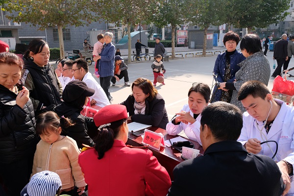 张朝军副主委参加“民盟社区服务 活动——走进红旗街道”启动仪式(图4)