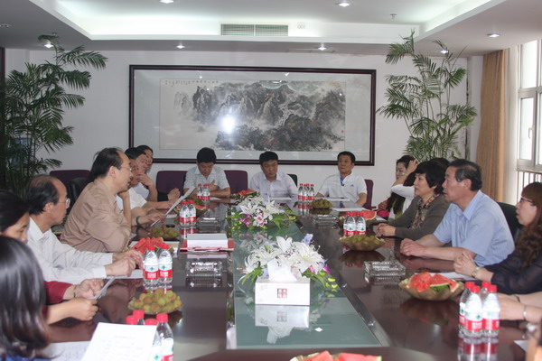 盟省委机关同志赴大连学习考察(图1) 盟省委机关同志赴大连学习考察(图1)