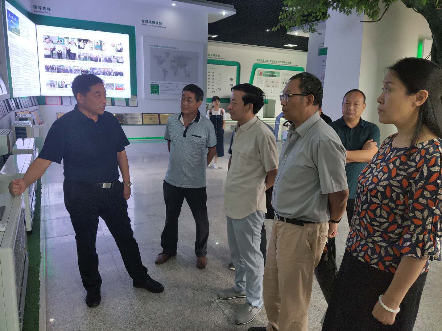 郭斌副主委在石家庄开展“推进我省冬季取暖清洁能源发展”调研(图3) 郭斌副主委在石家庄开展“推进我省冬季取暖清洁能源发展”调研(图3)