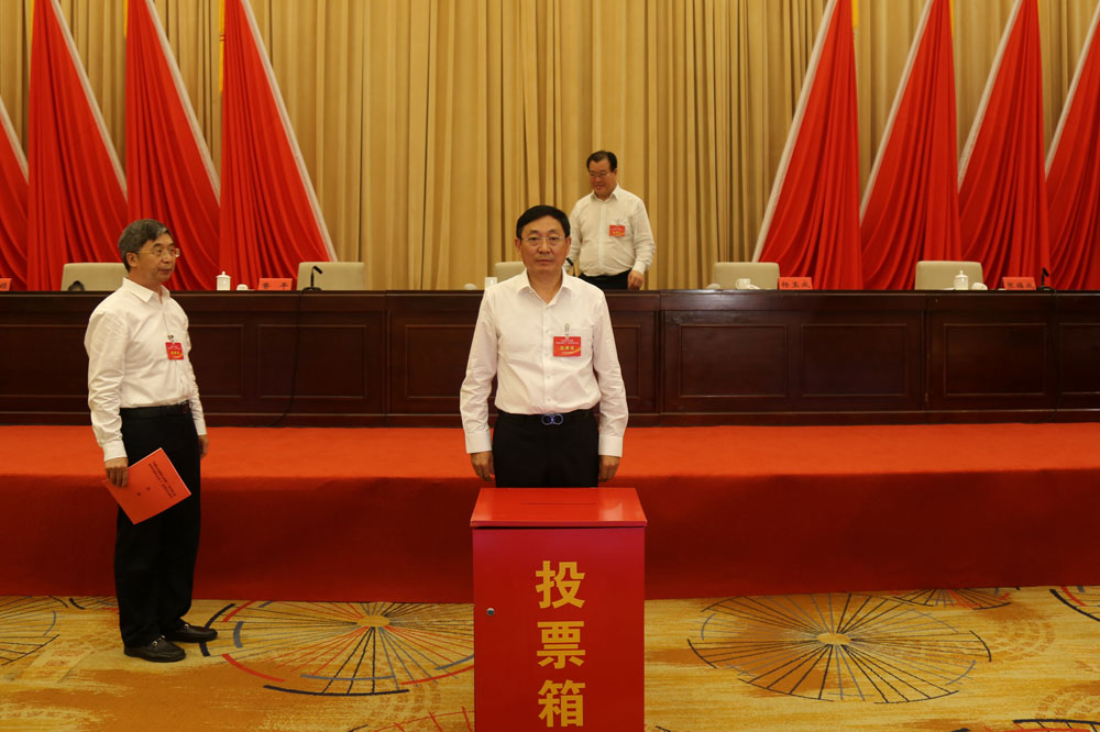 张福成投票
