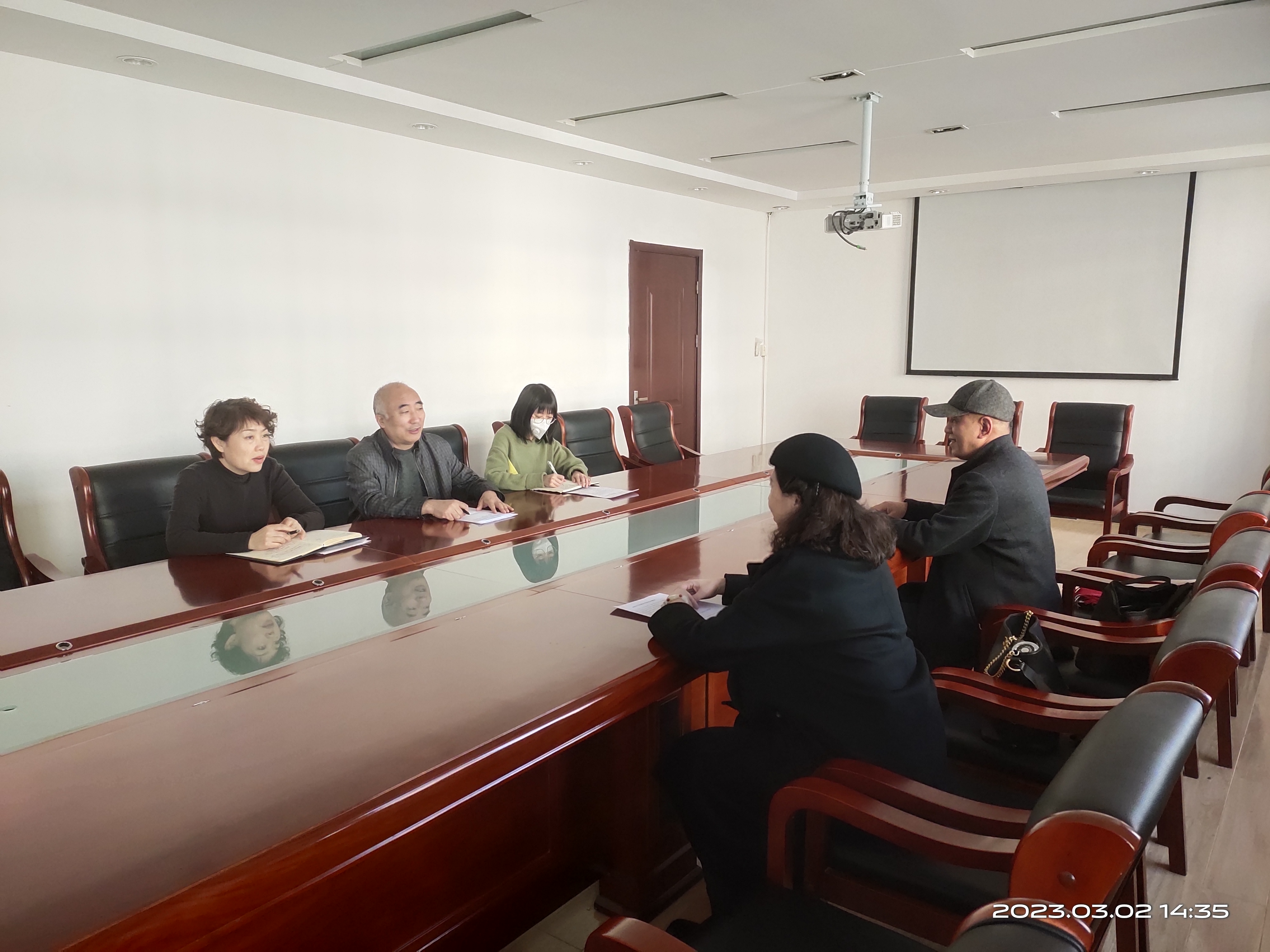 民盟秦皇岛美术院召开院长工作会(图1)