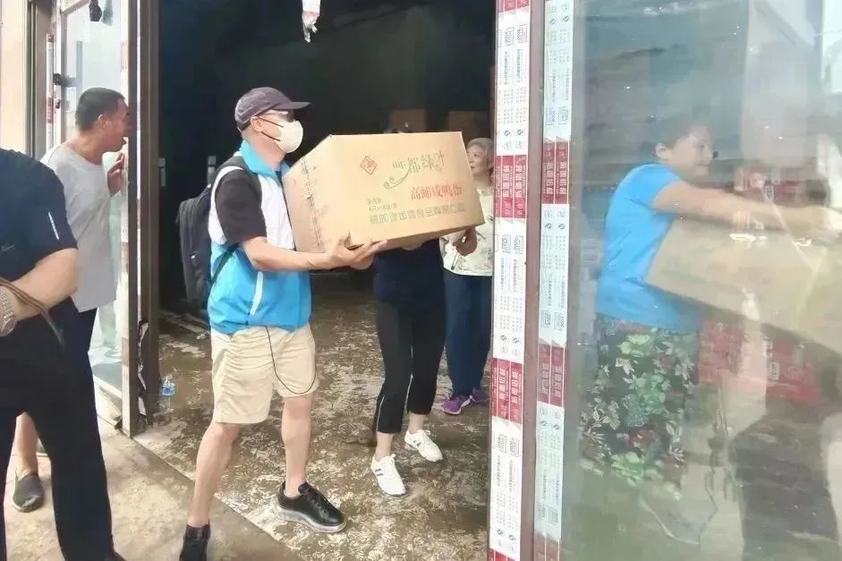 助力防汛救灾 保定民盟在行动（五）(图3)