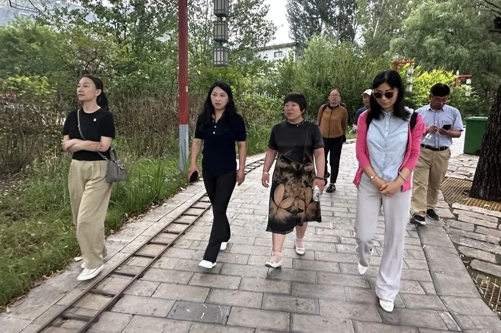 民盟保定市委开展“数字经济赋能乡村振兴”专题调研并召开座谈会(图2)