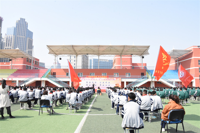 民盟邯郸市委举办“法律进校园 普法促成长”法制安全教育讲座(图1)
