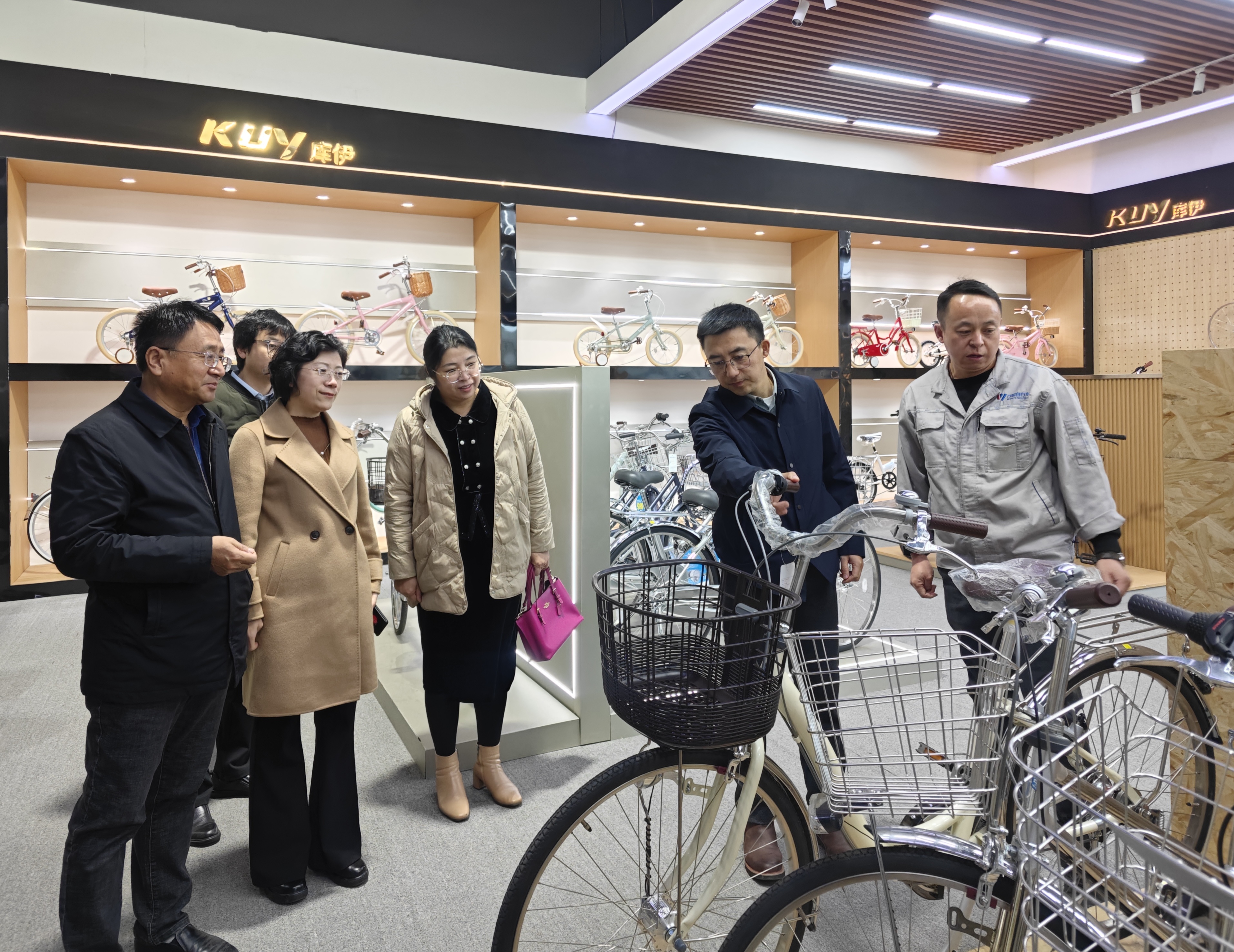 助力校企合作——创新创业实践基地揭牌暨导师聘任活动在广宗县举行(图1)