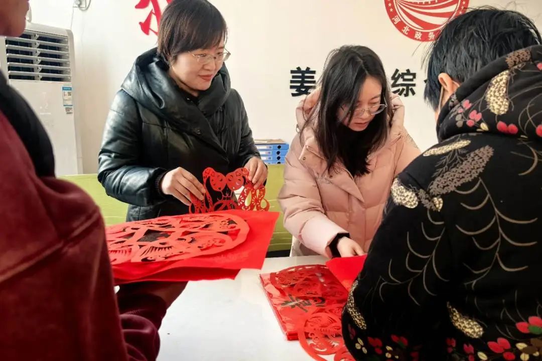 民盟保定市委与民建保定市委联合开展“春联送福进万家”活动(图2)